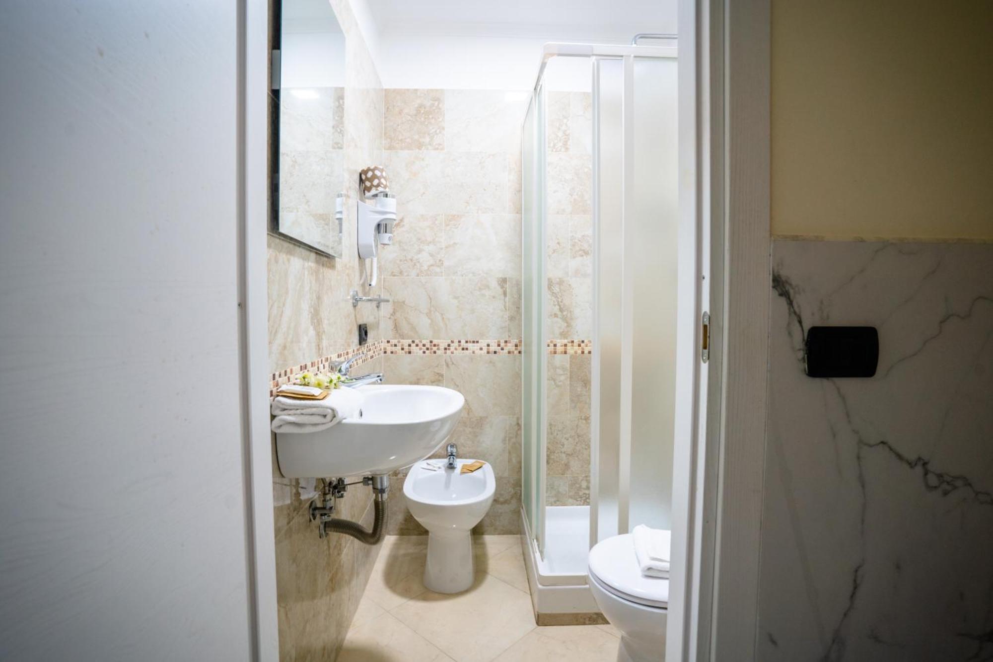 Affittacamere Tiche Rom Exterior foto