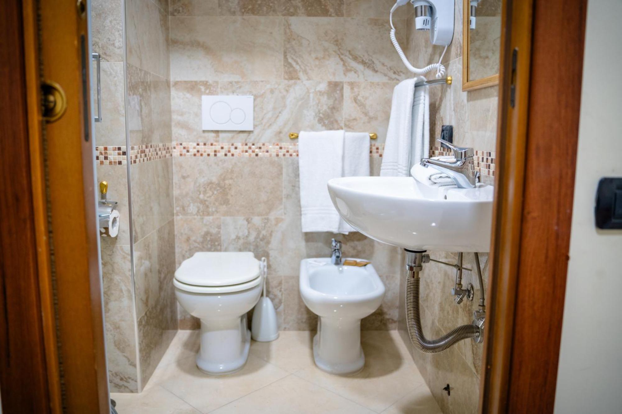 Affittacamere Tiche Rom Exterior foto